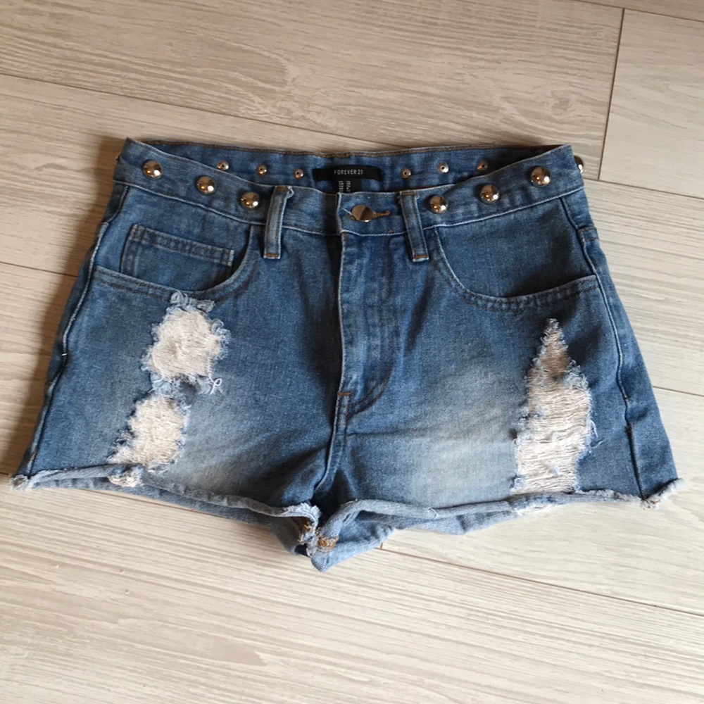 High waisted denim shorts with studs